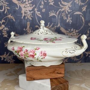 Antique Johnson Brothers England Oval Covered Floral Dish Gold Trim